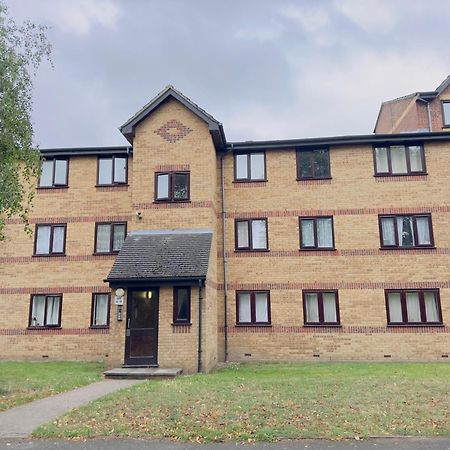 Sweet Home In Heart Of Barking 바킹 외부 사진